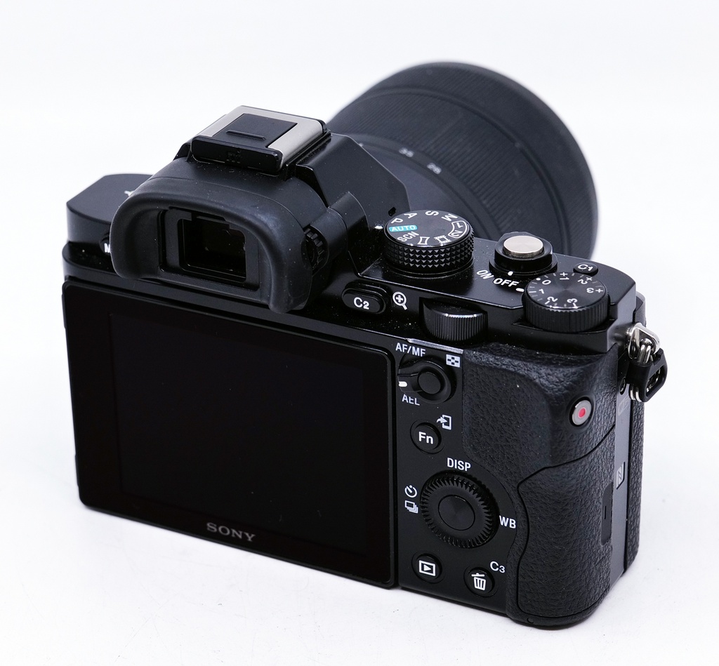 OCCASION Sony Alpha ILCE-7 + 28-70mm f3.5-5.6 FE OSS