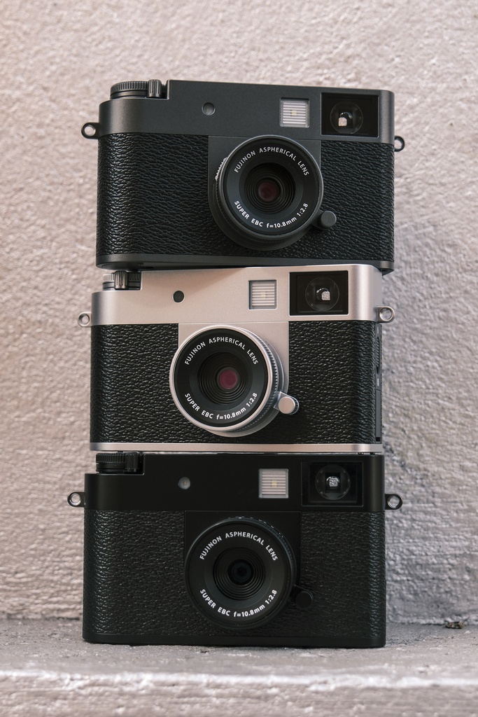 FUJIFILM X-HF1 Half Charcoal Silver "Swiss Garantie"