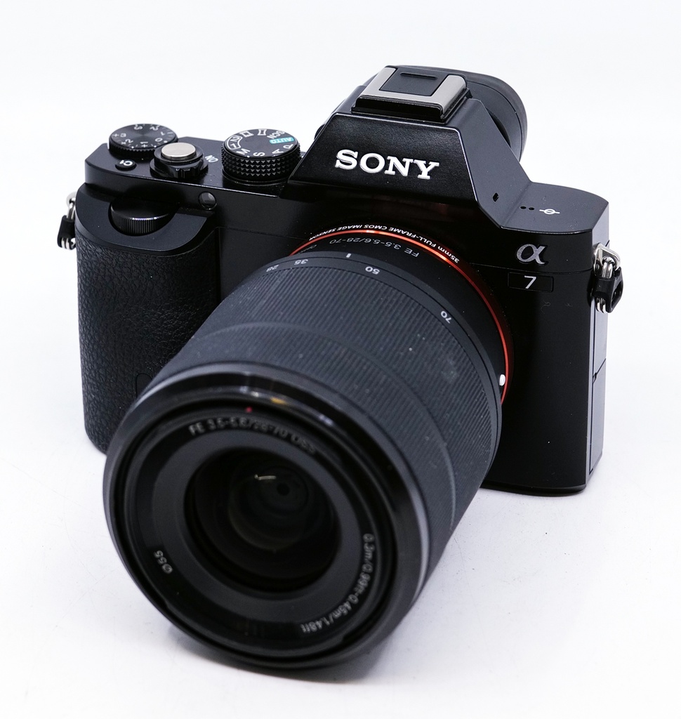 OCCASION Sony Alpha ILCE-7 + 28-70mm f3.5-5.6 FE OSS