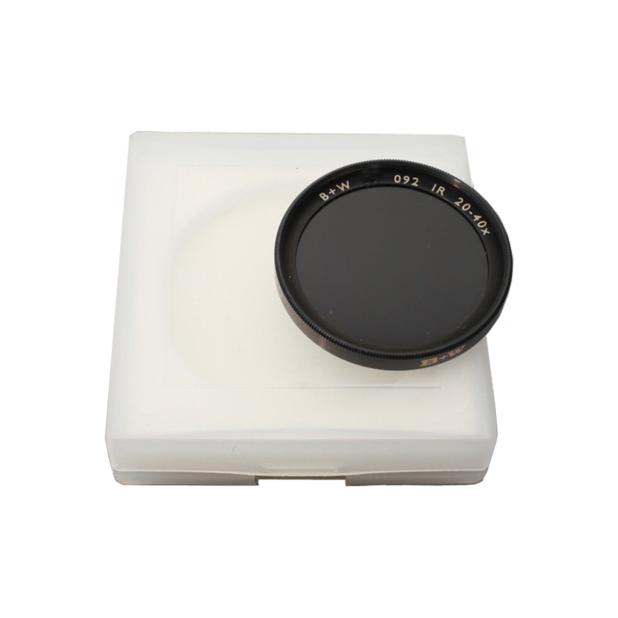 B+W 092 Infrared-Filter (darkred 695) (F-Pro) 67mm