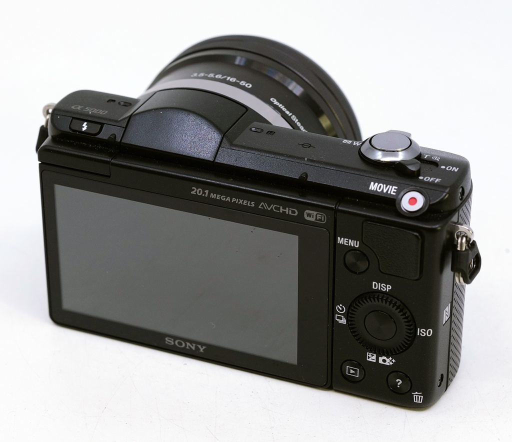 OCCASION Sony Alpha 5000 + PZ 16-50mm f3.5-5.6 OSS + Pouch LCS-EMC