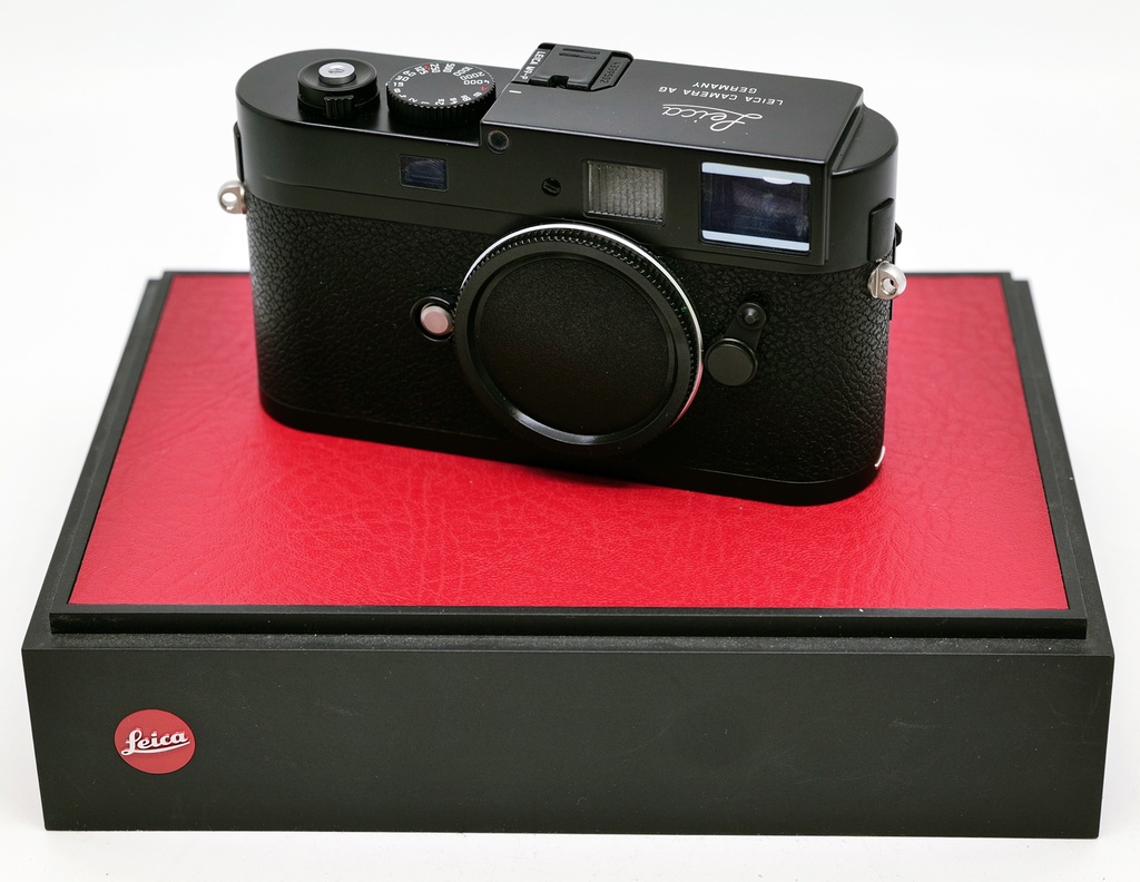 OCCASION Leica M9-P Black + Half Case Black Leather - S/N 4339582