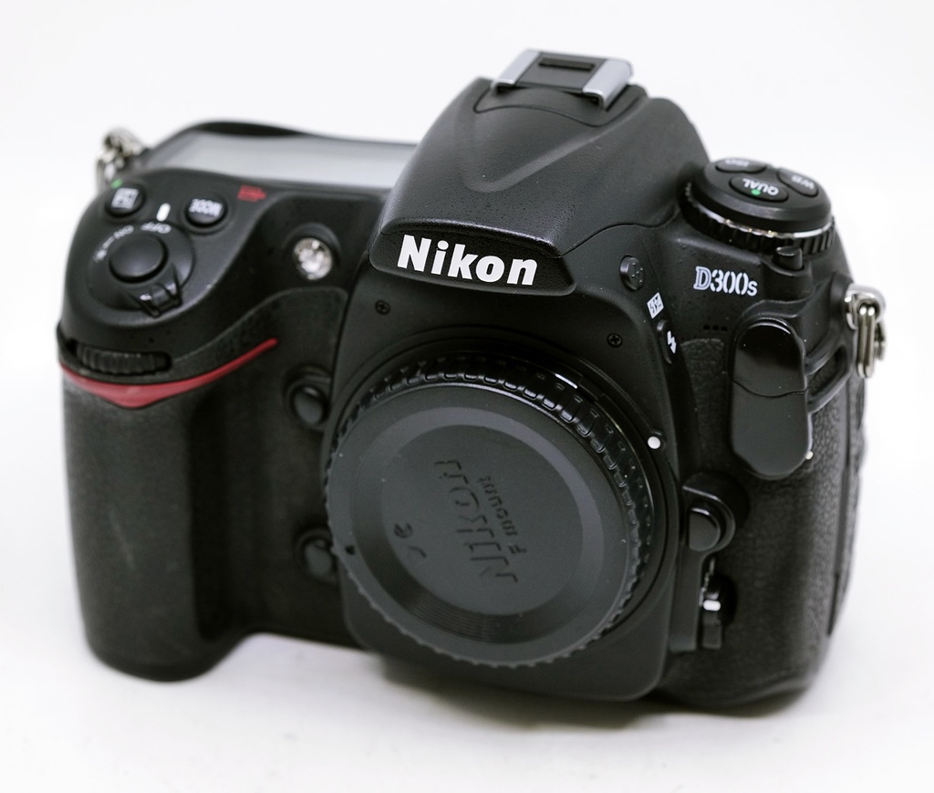 OCCASION NIKON D 300 S