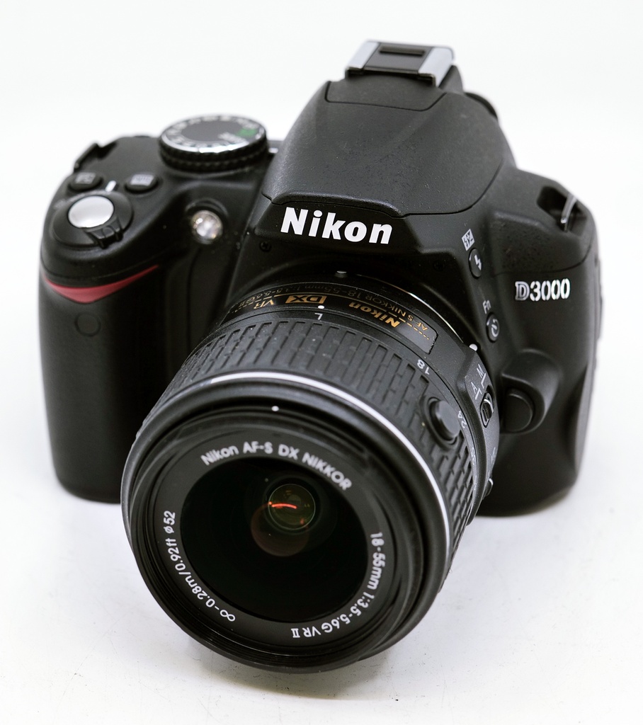 OCCASION Nikon D3000 + AF-S DX 18-55mm f3.5-5.6 G VR II