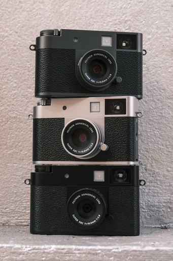 FUJIFILM X-HF1 Half Charcoal Silver "Swiss Garantie"