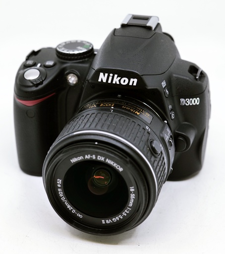 OCCASION Nikon D3000 + AF-S DX 18-55mm f3.5-5.6 G VR II