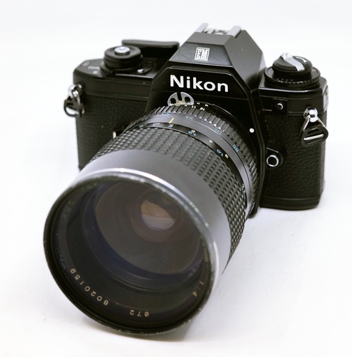 OCCASION Nikon EM + Tokina RMC 28-85mm f4