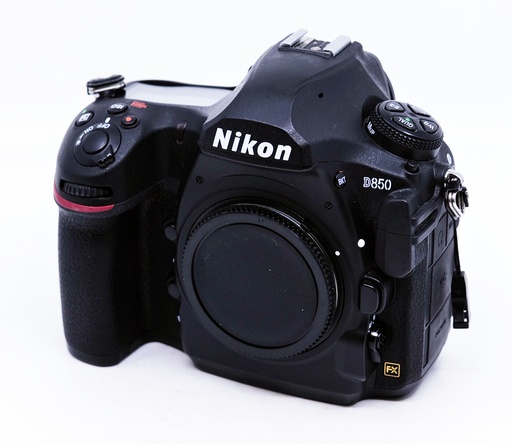OCCASION Nikon D850 + Battery Grip MB-D18